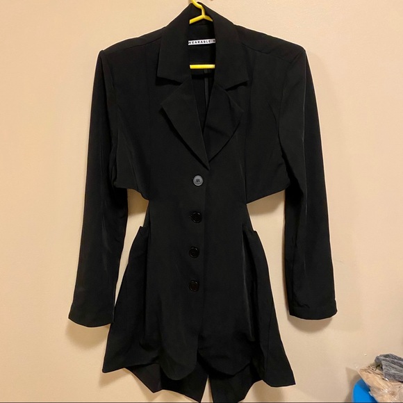 Black Waist splited Dress 👗 - Picture 2 of 6